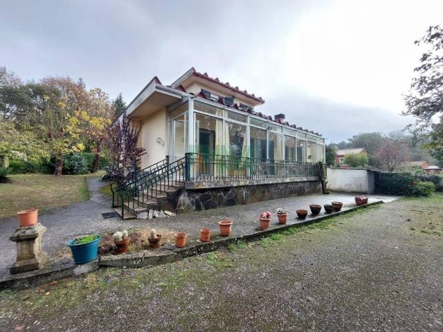 Casa en venta en Ourense, Galicia
