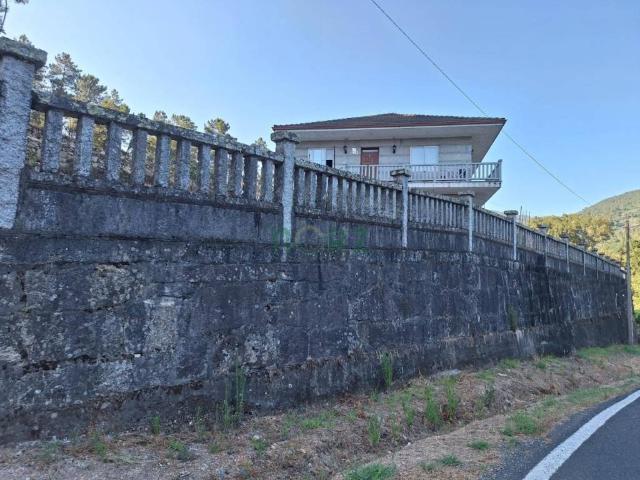 Casa en venta en Ourense, Galicia