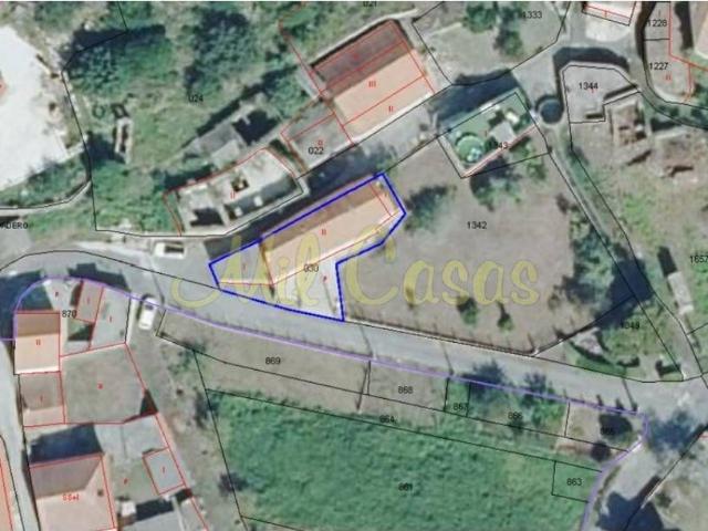 Casa en venta en Outes, Noia