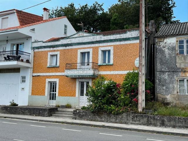 Casa en venta en Outes, Noia