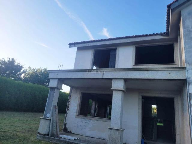 Casa en venta en Outes, Noia