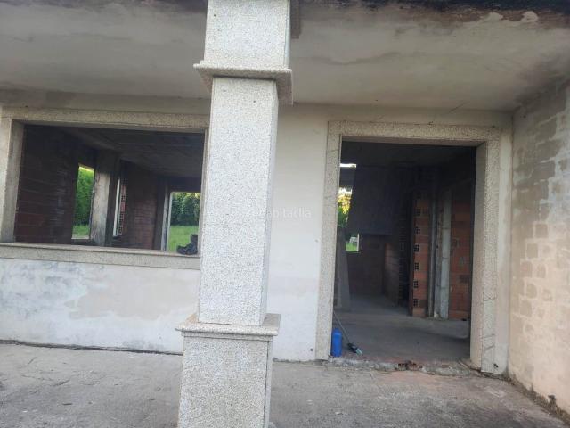 Casa en venta en Outes, Noia