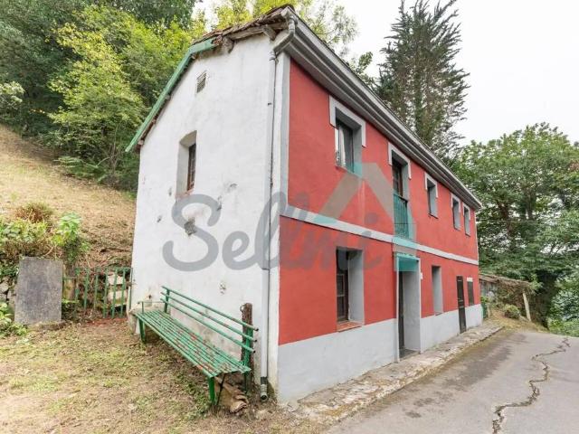 Casa en venta en Oviedo, Asturias