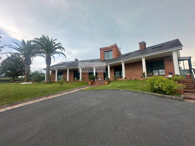 Casa en venta en Los Escalones, Oviedo