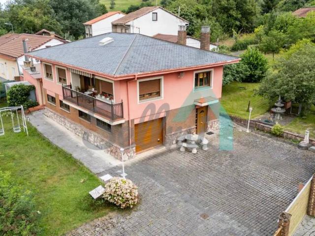 Casa en venta en Oviedo, Asturias