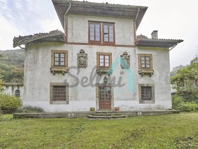 Casa en venta en Oviedo, Asturias
