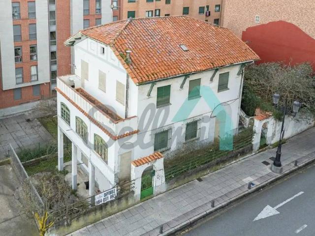 Casa en venta en Oviedo, Asturias