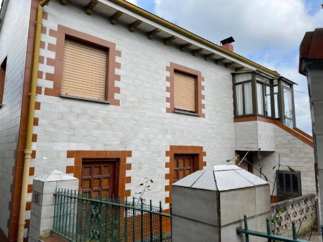 Casa en venta en Oviedo, Asturias