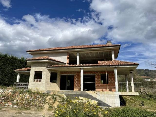 Casa en venta en Oviedo, La Cruz
