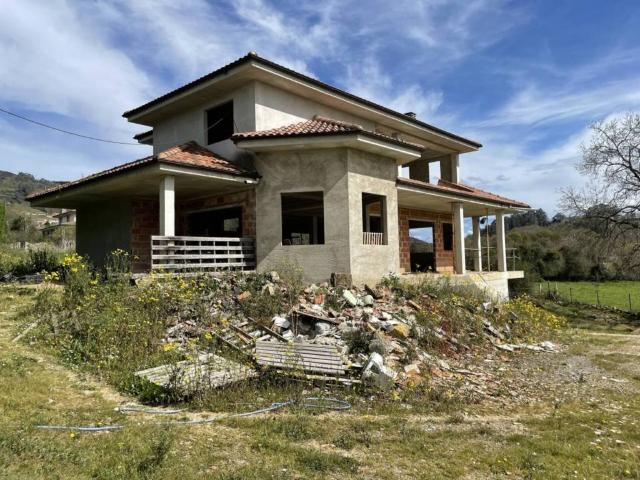 Casa en venta en Oviedo, Asturias