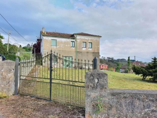 Casa en venta en Oviedo, Asturias