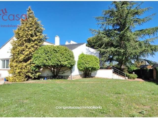 Casa en venta en Palazuelos De Eresma, Castilla y León