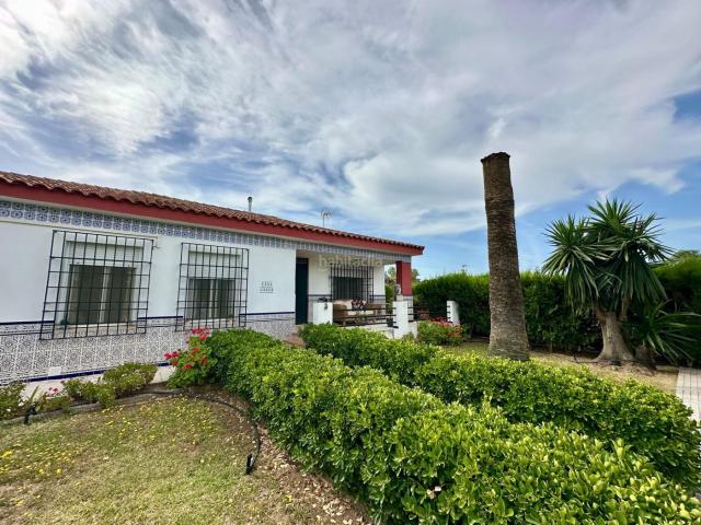 Casa en venta en Paradas, Andalucía