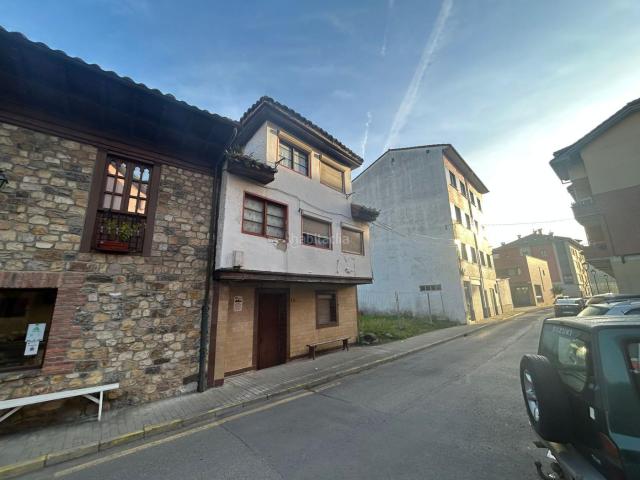 Casa en venta en Parres, Romiyu / Romillo