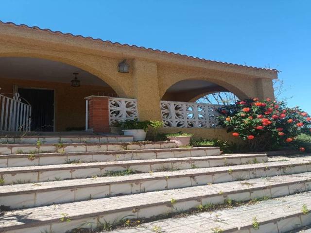 Casa en venta en La Serranía, Valencia