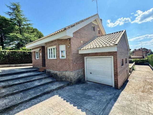 Casa en venta en Pedrezuela