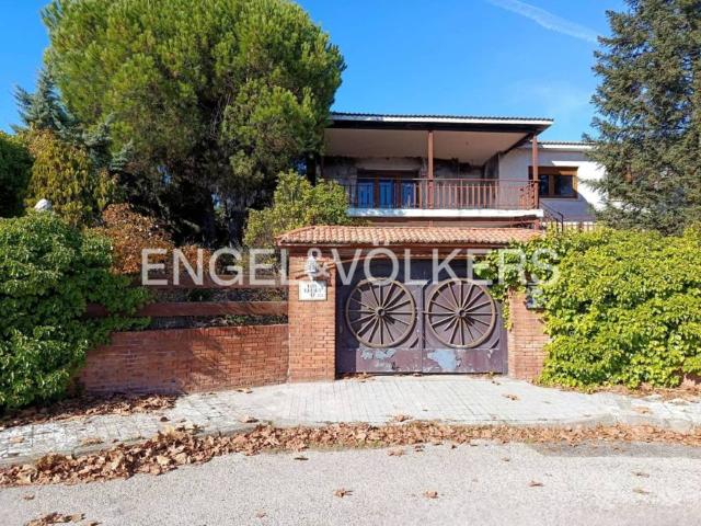 Casa en venta en Pedrezuela, Madrid