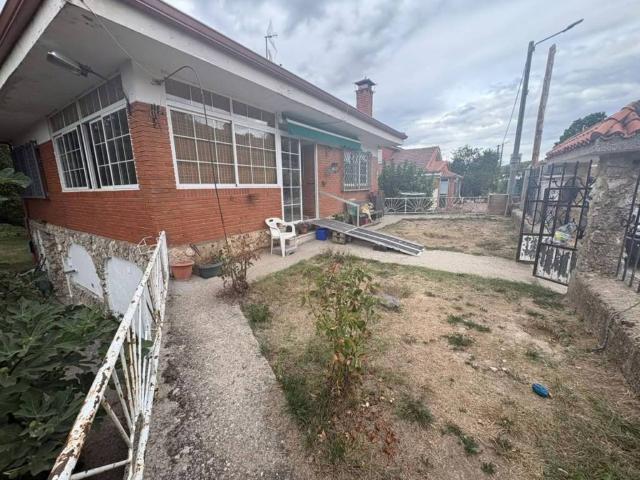 Casa en venta en Pedrosa de Río Úrbel, Burgos