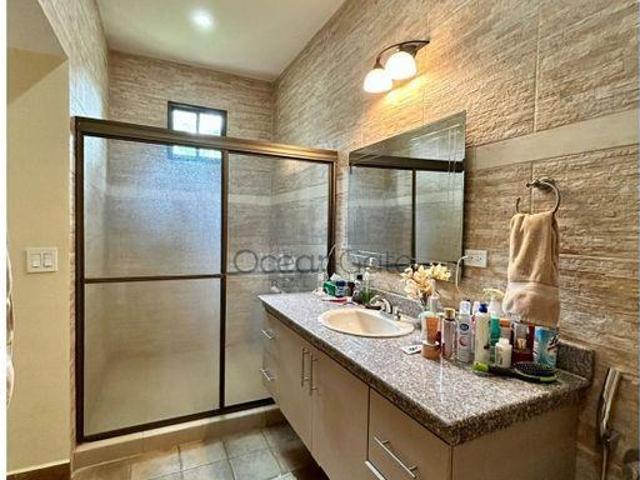 Casa en Venta en Penonomé Coclé 283 m2. 4 hab