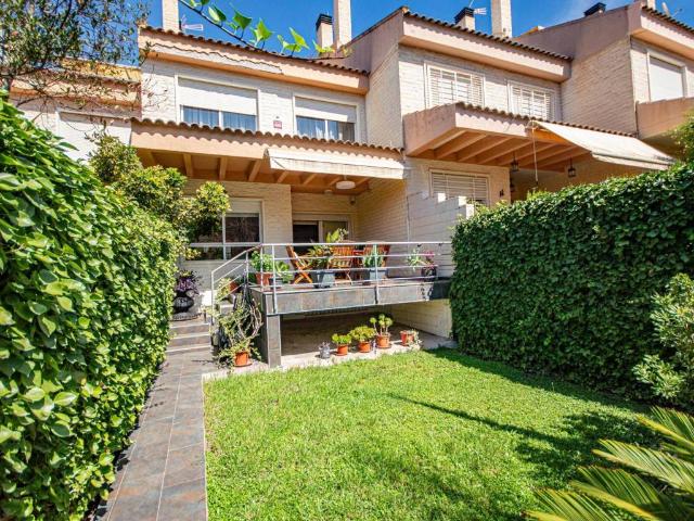 Casa en venta en Urbanització Lloma Badá, Petrer