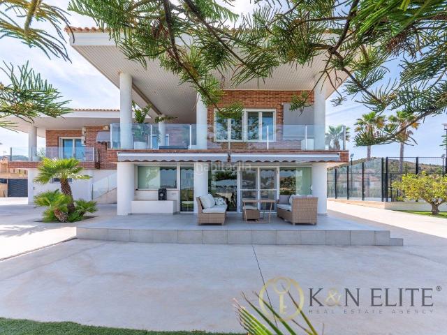 Casa en venta en el Vinalopó Mitjà / El Vinalopó Medio, Valencia