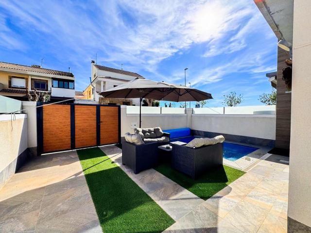 Casa en venta en Pilar De La Horadada, Valencia