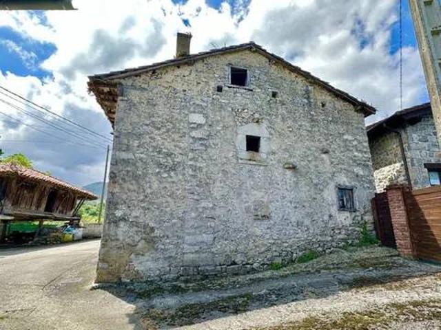 Casa en venta en Samalea, Piloña