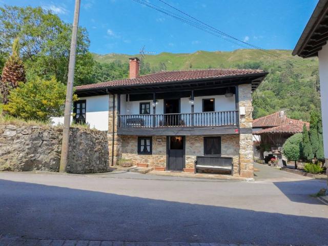 Casa en venta en Piloña