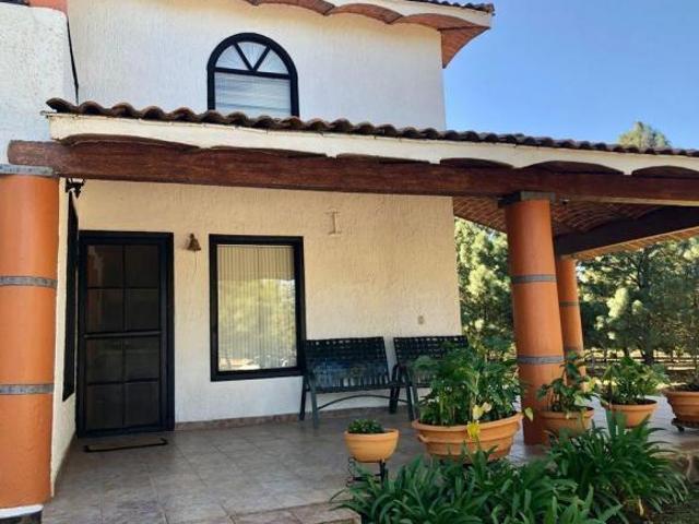 CASA EN VENTA EN PINARES DE TAPALPA