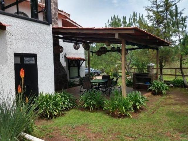 CASA EN VENTA EN PINARES DE TAPALPA