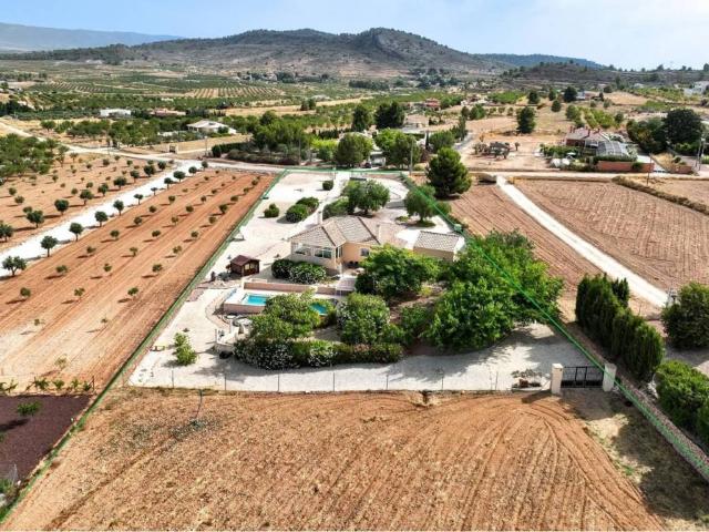 Casa en venta en el Vinalopó Mitjà / El Vinalopó Medio, Valencia