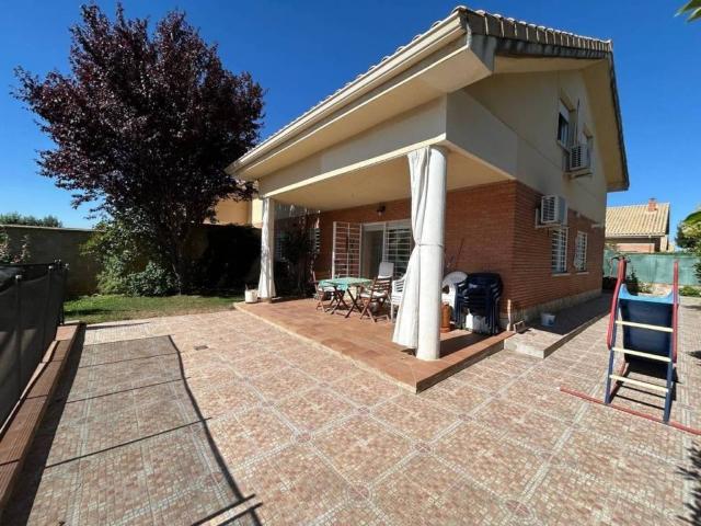 Casa en venta en Pioz, Guadalajara