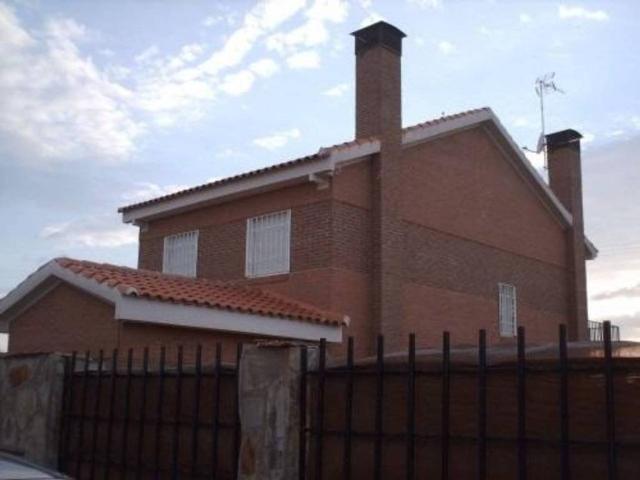 Casa en venta en Pioz, Guadalajara