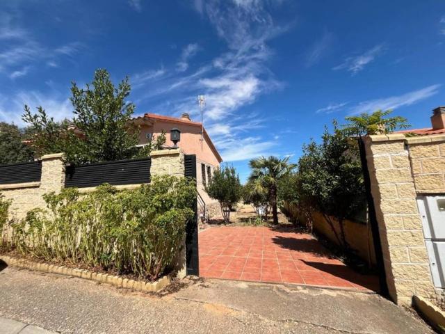 Casa en venta en Pioz, Guadalajara