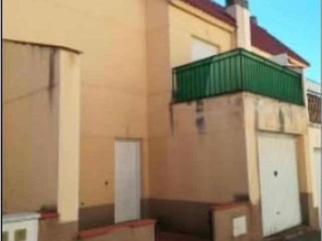 Casa en venta en Pioz, Madrebuena