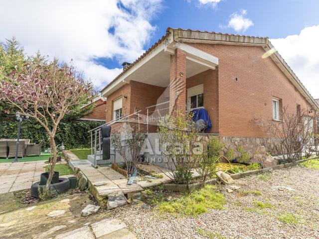 Casa en venta en Madrebuena, Pioz