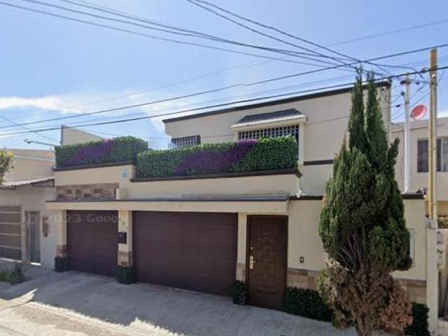 CASA EN VENTA EN 18 DE MARZO