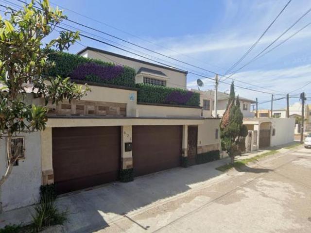 CASA EN VENTA EN 18 DE MARZO