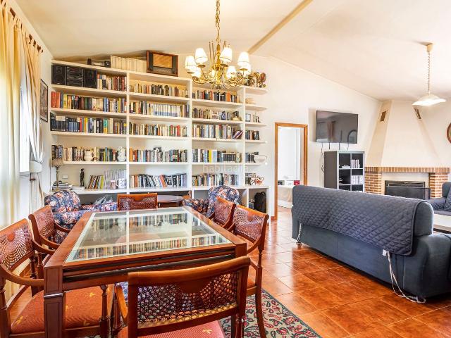 Casa en venta en la Pobla de Vallbona, València / Valencia