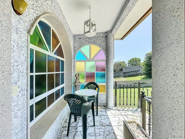 Casa en venta en O Esperón, Poio