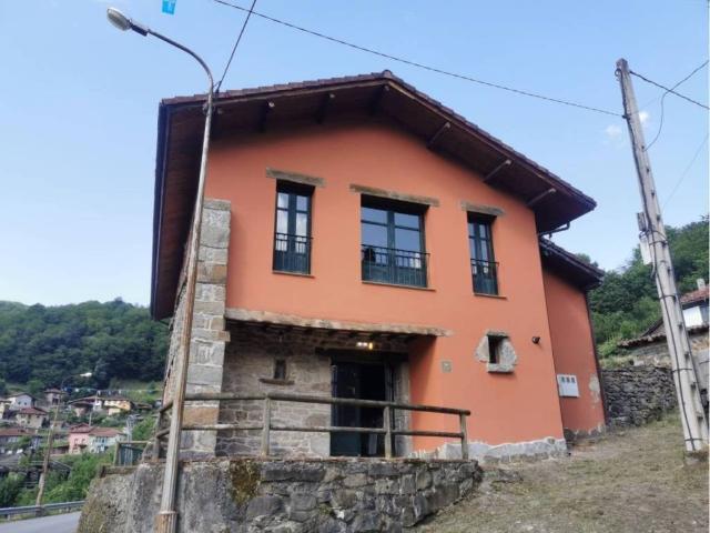 Casa en venta en Ponga, San Juan de Beleño / San Xuan