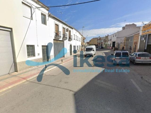 Casa en venta en Porcuna, Andalucía