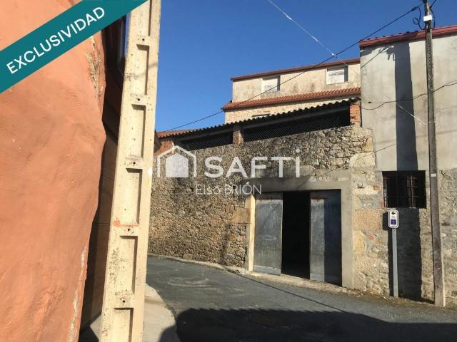 Casa en venta en Noia, Galicia