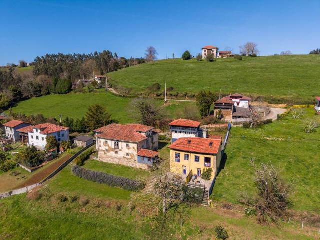 Casa en venta en Surriba, Pravia