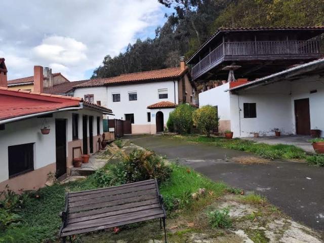 Casa en venta en Praúa, Pravia