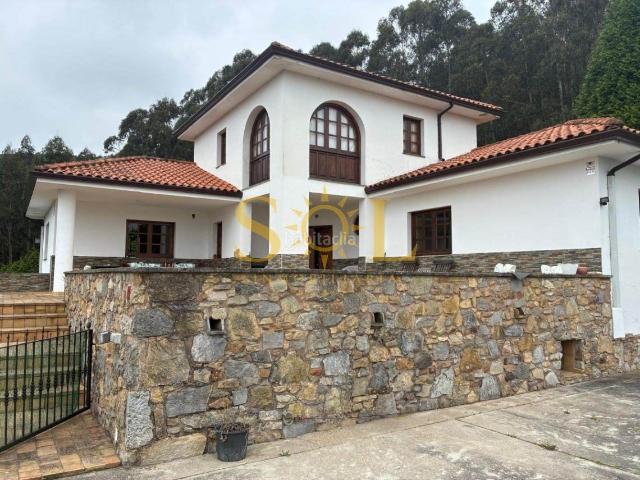 Casa en venta en Praúa, Pravia