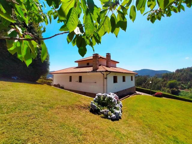 Casa en venta en Praúa, Pravia