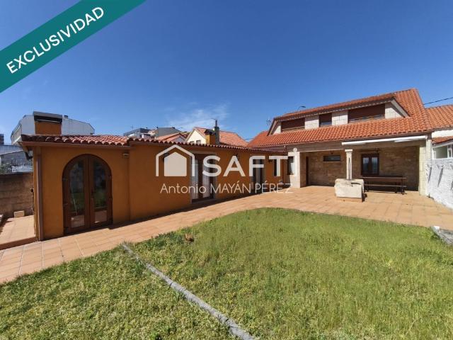 Chalet en venta en Ribeira, A Barbanza