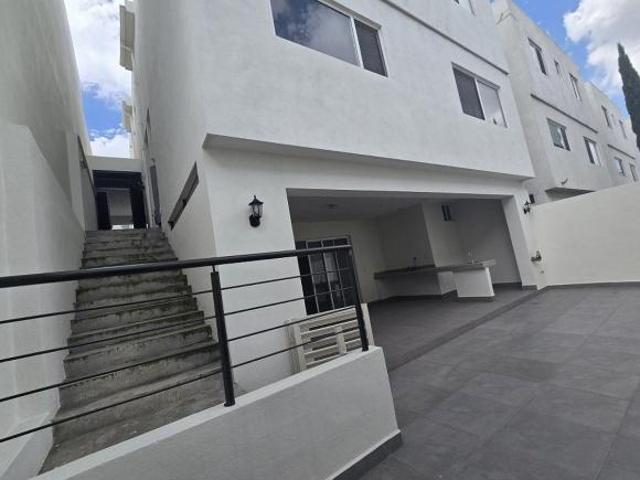 Casa En Condominio en venta en Puerta de Hierro, Monterrey