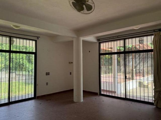 CASA EN VENTA EN PROLONGACIÓN MANUEL VELASCO SUAREZ, PALENQUE, CHIAPAS
